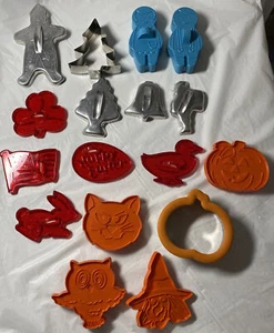 Lot of 17 Assorted Cookie Cutters: Christmas, Halloween, Easter and More - Picture 1 of 7