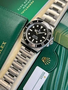 Rolex Submariner Non-Date (2022 Full Set) 124060 - Picture 1 of 8