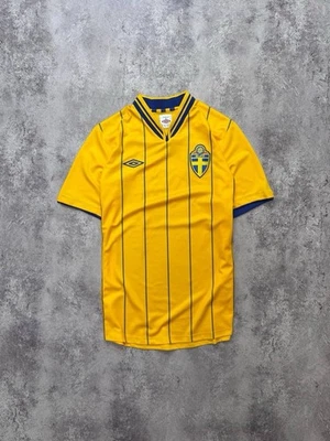 Camiseta de fútbol local Suecia x Umbro 2013 Foto 1 de 4