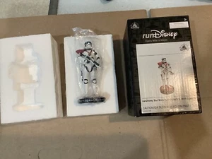 Run Disney Boxed  Star Wars Dark Side 2018 Storm Trooper paper weight - Picture 1 of 4