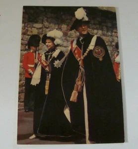Postal de ceremonia de la reina Isabel II y el príncipe Felipe de la orden de liga sin usar - Imagen 1 de 2