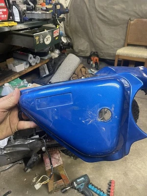 Panel de cubierta lateral derecho tanque de aceite Kawasaki KE100 1976-81 Foto 1 de 2