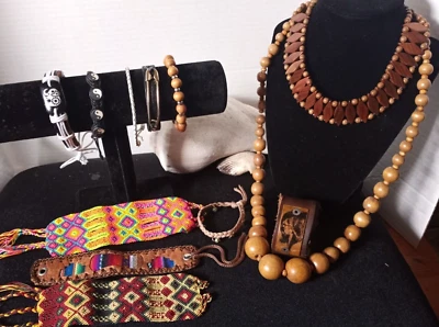 Madera natural/nativa algunos hechos a mano de colección. Lote de 12 pulseras/collar ajustables unisex Foto 1 de 4