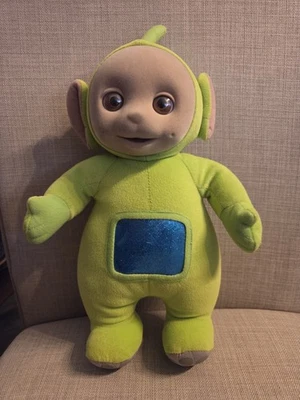 Juguete de peluche Teletubbies Dipsy verde 9 pulgadas 1998 Eden vintage cara flocada Foto 1 de 4