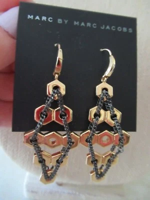 NUEVO CON ETIQUETAS Marc by Marc Jacobs Pendientes colgantes de metal mezclado/formas hexagonales/cadena - $98 Foto 1 de 4