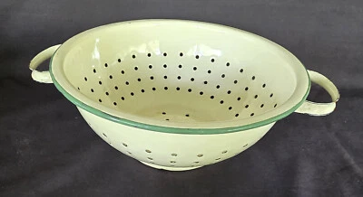 Vintage Art Deco Cream and Green Enamel Strainer Colander - Image 1 of 4