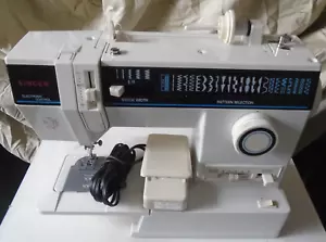 Singer 4572 automatische einstufige Knopfloch-Nähmaschine NUR FÜR TEILE!!!!! - Bild 1 von 23