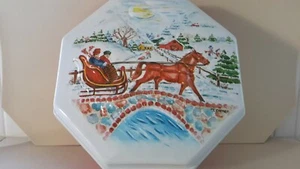 Contenedor de galletas de Navidad DE COLECCIÓN LATA DE PLÁSTICO T. Cathey escena de invierno ULLMAN  - Imagen 1 de 10