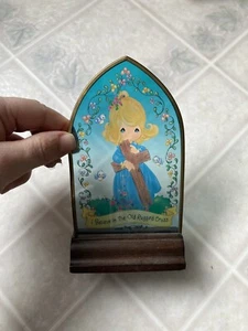 1995 precious moments stained glass I believe in the Old rugged Cross Decor - Picture 1 of 5
