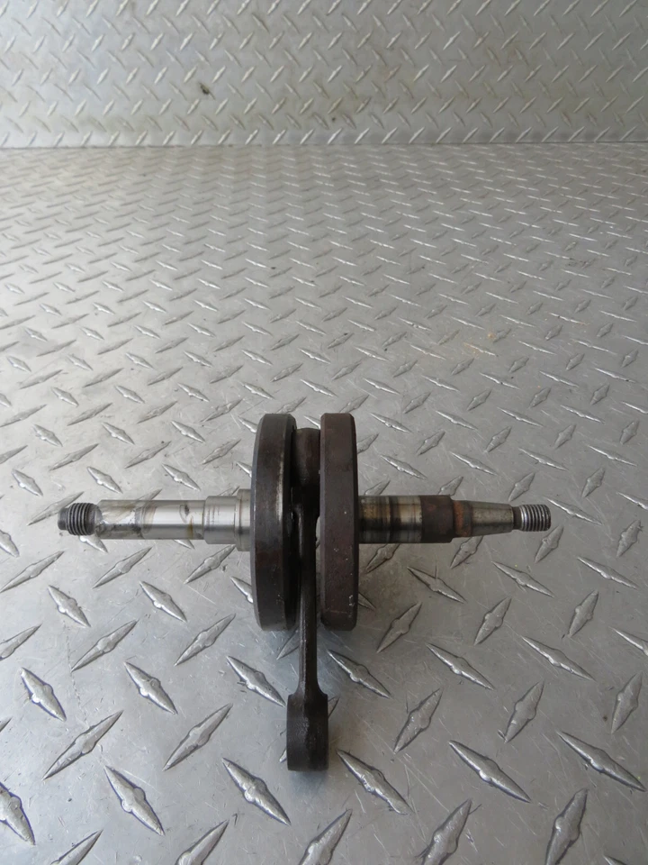 2004 04 Suzuki LTA50 LT A50 Quadmaster cigüeñal y biela Foto 1 de 4