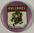 VFL/AFL VINTAGE WESTERN BULLDOGS MASCOT  (PINK) COLLECTABLE TIN BADGE / PIN