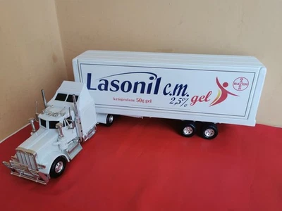 camion modello Peterbilt 389 pubblicitario Lasonil cm 72 in plastica funzionante - Immagine 1 di 4