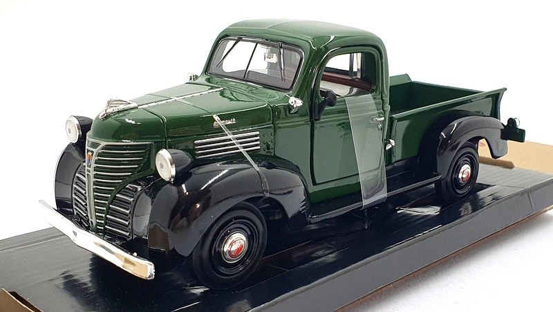Motor Max escala 1/24 73278 - camioneta Plymouth 1941 - verde Foto 1 de 4