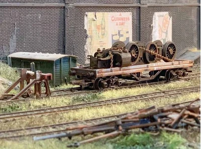 OO gauge wagon with scrap load, heavily weathered. Ref M5 - Image 1 of 3
