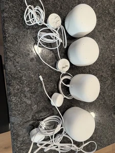 Google Nest WiFi router and three mesh extender and speakers - Zdjęcie 1 z 5