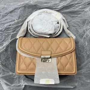 Vera Bradley gesteppte Leder TESS Umhängetasche in nacktem hellbraun verstellbarem Riemen - Bild 1 von 6