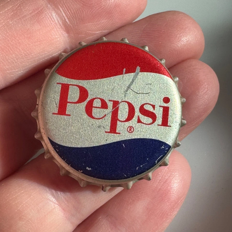 Vintage Pepsi Bottle Cap Lapel Pin Advertising Brooch - Image 1 of 3