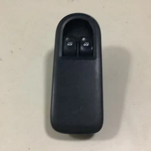 RENAULT CLIO MK3 2006-2011 DRIVERS SIDE FRONT ELECTRIC WINDOW SWITCH 8200356520 - Picture 1 of 15