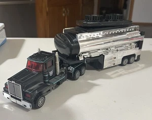 Hasbro Transformers Robots in Disguise Super Class Scourge Tanker Truck 2001 - Picture 1 of 9