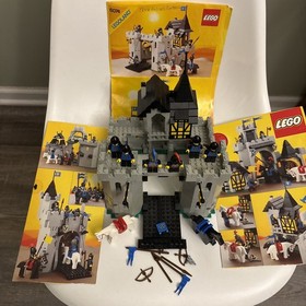 Legoland Castle Black Falcons 6074 Black Falcon's Fortress Near Complete Read