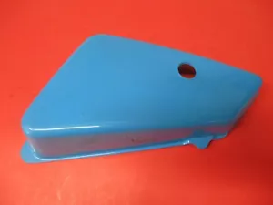 NOS NEW ORIGINAL SUZUKI 1972 RV90 LEFT SIDE COVER 47211-27100-137 - Picture 1 of 2