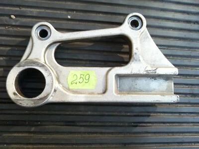 KAWASAKI NINJA ZX9R 2000 REAR BREAKE CALIPER MOUNT BRACKET - Image 1 of 2