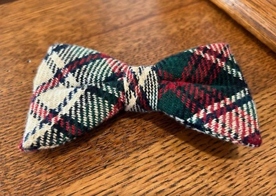 ВИНТАЖНЫЙ ШЕРСТЯНОЙ ЗАЖИМ WEMBLEY НА ГАЛСТУК-БАБОЧКУ ПРОДАЕТСЯ КАК ОТЛИЧНО ПОДХОДИТ ДЛЯ ШЕИ ПЛЮШЕВОГО МЕДВЕДЯ!! - Изображение 1 из 4