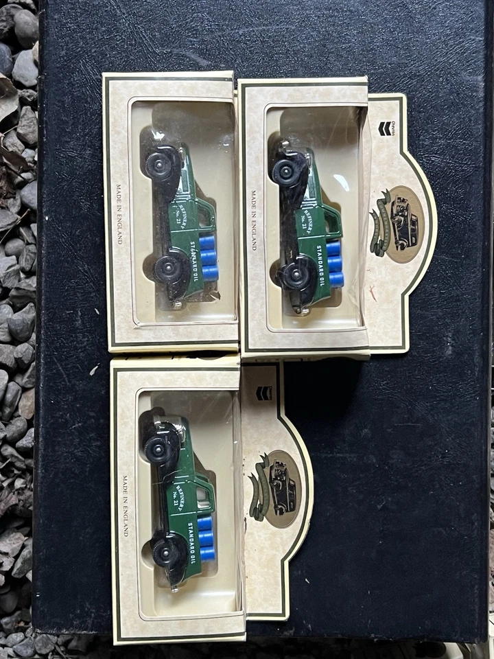 Chevron Lledo Days Gone 1939 Chevrolet Pick-up RPM Motor Oil - Image 1 of 1