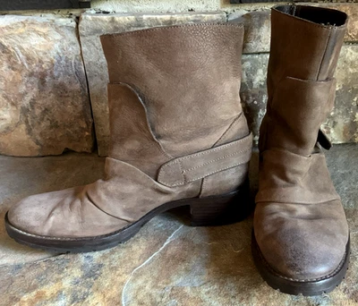 Vera Wang Lavanda * Moto * Envejecido * Botas de Cuero Marrón Oscuro Foto 1 de 4