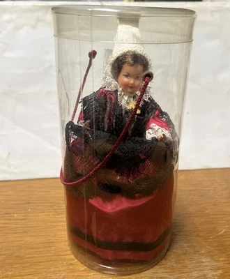 Boneca celulóide francesa antiga 7" Poitou em caixa de plástico original - Imagem 1 de 4