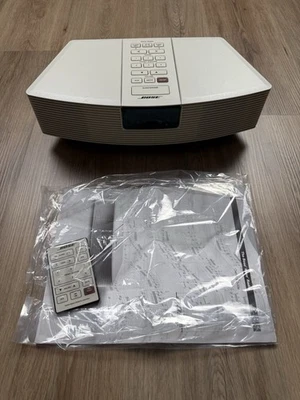 Bose Wave Radio Music AWR1-1W Clock AM/FM Radio Alarm Remote White TESTED WORKS - Image 1 of 4