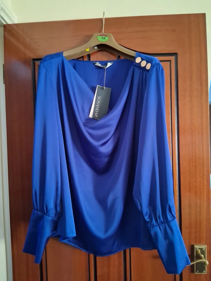 Stunning Cobalt blue top by "Sosander" deep cuffs gold trim size 18 New tags - Image 1 of 4