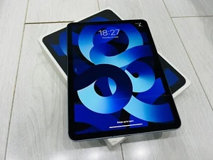 Apple iPad Air 5ta Generación 10.9" 2022 M1 64 GB - WiFi y Celular 5G - Desbloqueado - Azul - Imagen 1 de 6