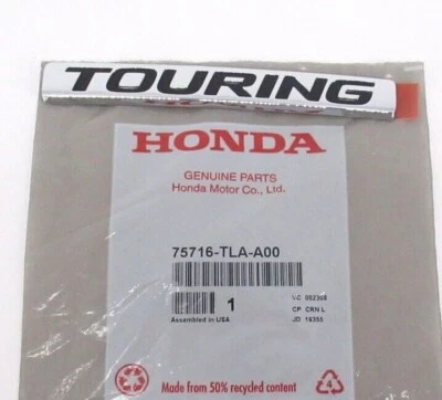 Placa de identificación trasera "Touring" original Honda 75716-TLA-A00 2017-2020 CR-V Foto 1 de 2