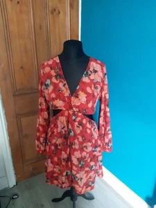 Ladies H&M Stylish Red Floral Cut Away Short Dress Size L - Picture 1 of 6