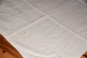 Vintage Damask Tablecloth Centrepiece Woven Pattern 115 x 120 cm (6642) - Picture 1 of 5