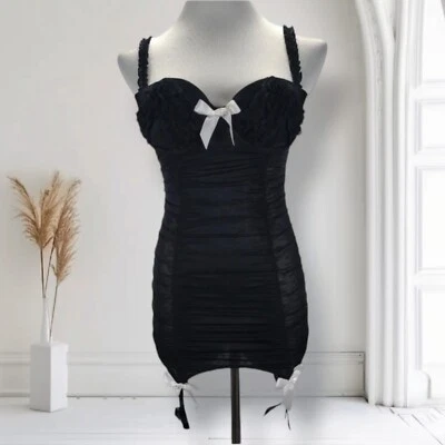 Liguero push up Victorias Secret talla 34C puro elástico encaje rumba volantes  Foto 1 de 4