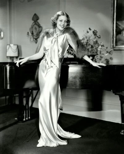 Loretta Young Unsigned photo - American actress - Donation to Cancer Charity *18 - Image 1 of 1