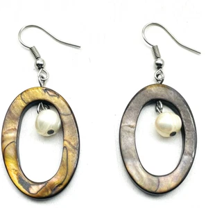Oval Shell Dangle Earrings Faux Pearl Drop Brown And Cream Pierced Vintage Style - Picture 1 of 9