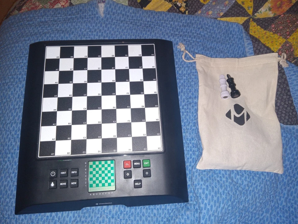 Tablero de ajedrez electrónico ChessGenius M816 Millennium 2000 GmbH nuevo nunca jugado Foto 1 de 4