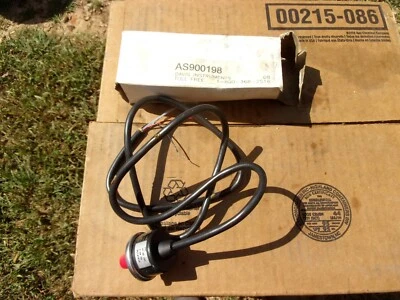 Omega PX633 Transducer Meter AS900198 Pressure Sensor Switch 10-32 VDC 1/8 NPT - Image 1 of 4