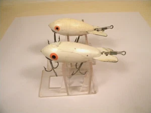 2 señuelos vintage Bomber Deep Runner blancos 2 1/8" madera crankbait - Imagen 1 de 3