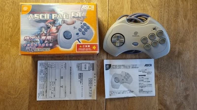 Sega Dreamcast ASCII Pad Ft Fighting Type Game Pad Controller - Image 1 of 4