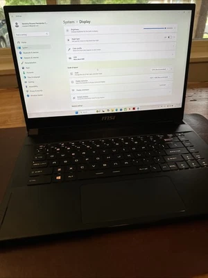 MSI GS66 Stealth 10SF - Intel i7-10750H 16GB RAM 1TB SSD - NVIDIA RTX 2070 MAX-Q Foto 1 de 4