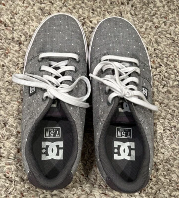Gently Used DC Shoes Women’s Skate Shoes Lace Up Sneakers Gray White Size 7.5W - Image 1 of 4