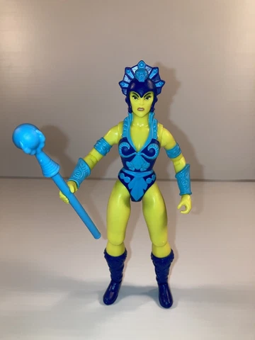 Evil-Lyn Masters Of The Universe Origins Action Figure Complete Cover