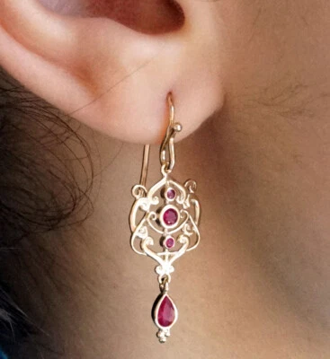 E104 Genuine 9K Solid Gold Natural Ruby Chandelier Filigree Scroll Drop Earrings Foto 1 de 3