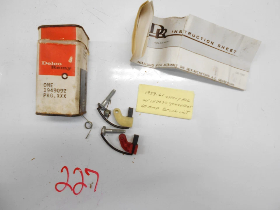 Nuevo de Lote Antiguo GM 1958 59 60 61 Chevrolet Impala Corvette Generador Juego de Cepillos 1949092 Foto 1 de 1