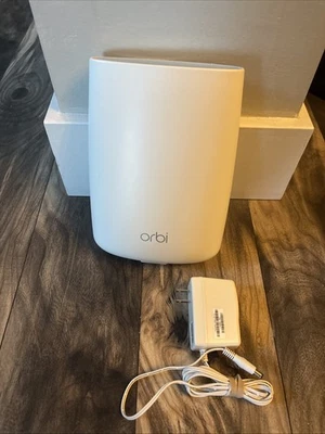 Netgear Orbi RBR50v2 Router AC3000 Tri-Band Mesh Wi-Fi  ~ Very Good Condition - Image 1 of 2