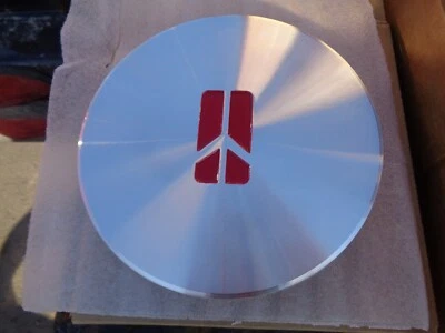 GENUINE GM 25613984 1993 1994 1995 OLDSMOBILE 88 WHEEL CENTER CAP NEW NOS OEM - Image 1 of 4